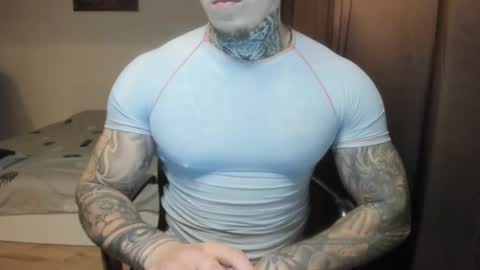 Snapshot of lewis_muscleee chatting on 29, 11, 2025 blablablack online show from 29, 11, 2025