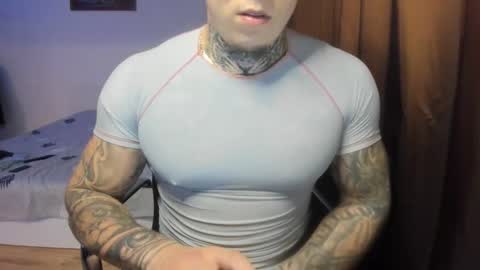 Snapshot of lewis_muscleee chatting on 30, 11, 2025 blablablack online show from 30, 11, 2025