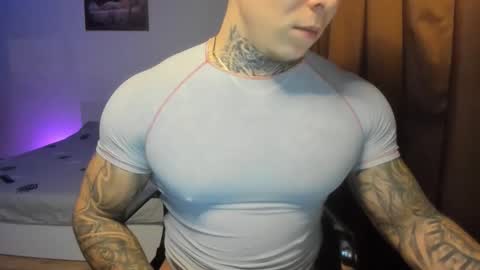 Snapshot of lewis_muscleee chatting on 3, 12, 2025 blablablack online show from 3, 12, 2025