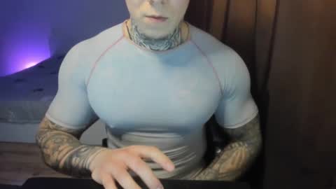 Snapshot of lewis_muscleee chatting on 20, 3, 2026 blablablack online show from 20, 3, 2026