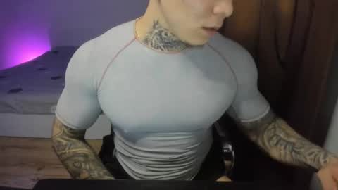 Snapshot of lewis_muscleee chatting on 22, 3, 2026 blablablack online show from 22, 3, 2026