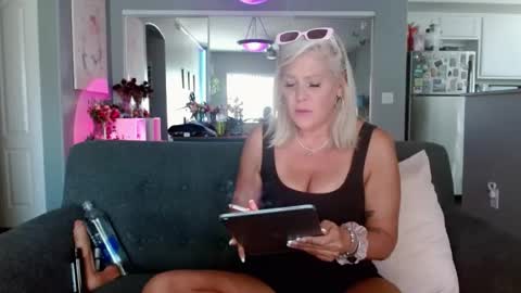 Snapshot of lexi_shocker chatting on 3, 8, 2026 Lexi online show from 3, 8, 2026