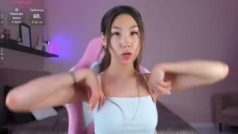 Lexie  dont forget to thumbs up me  online show from 23, 7, 2026
