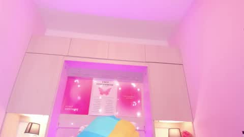 L I A  online show from 5, 10, 2025