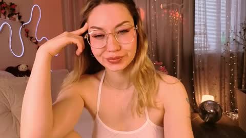 Lily online show from 10, 4, 2026