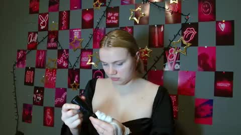 Leyla online show from 15, 12, 2025