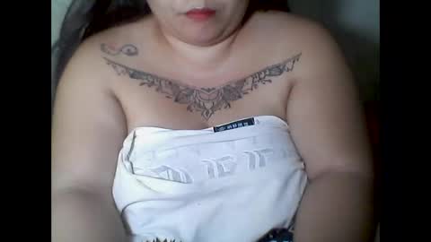 Snapshot of lhiannash33 chatting on 15, 10, 2025 lhiannash33 online show from 15, 10, 2025