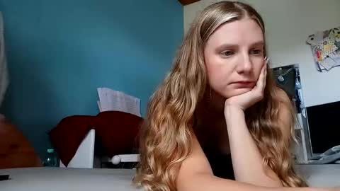 lia06_ online show from 15, 9, 2025