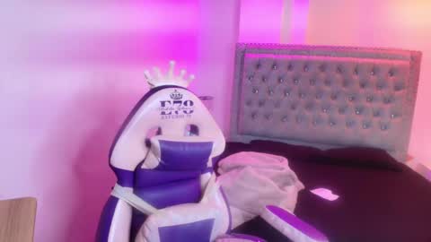 Lia  online show from 9, 5, 2026