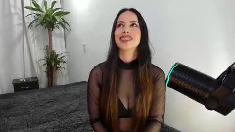 Lia y Felipe --  online show from 12, 2, 2026