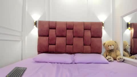 Lia online show from 4, 1, 2025