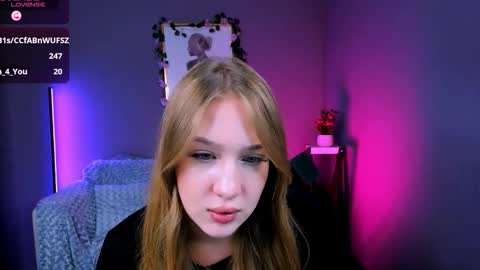 Snapshot of lia_make_love chatting on 7, 10, 2025 lia_make_love online show from 7, 10, 2025