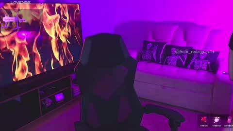 Snapshot of liaa_rodriguezz chatting on 4, 2, 2025 Liaa  online show from 4, 2, 2025