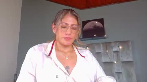 Snapshot of liaamoretti__ chatting on 7, 7, 2026 L I A online show from 7, 7, 2026