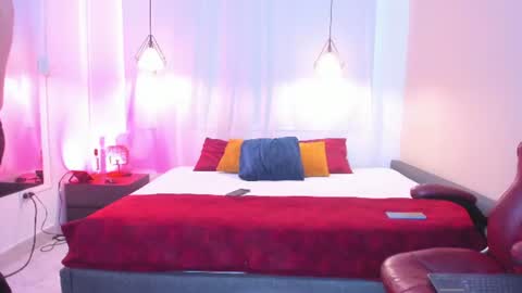 Lia Bell online show from 8, 7, 2026
