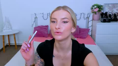 Snapshot of liabeninix chatting on 16, 3, 2026 Lia online show from 16, 3, 2026