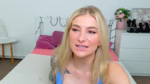 Snapshot of liabeninix chatting on 20, 3, 2026 Lia online show from 20, 3, 2026