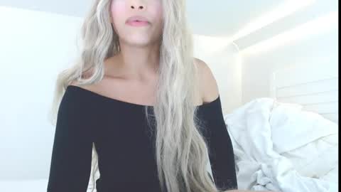 Lia Divina online show from 19, 11, 2025