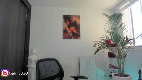 Snapshot of liah_v chatting on 22, 1, 2025 Liah online show from 22, 1, 2025