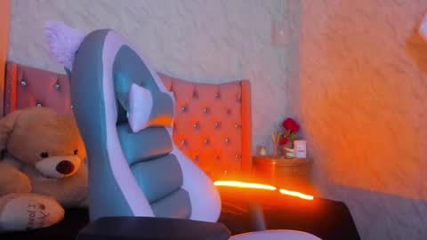  Lia  online show from 27, 1, 2025