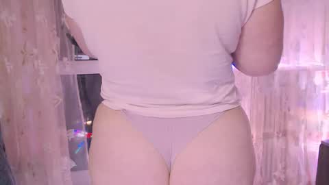 Snapshot of liahsofty chatting on 8, 12, 2024 miss Lia  colection for travel online show from 8, 12, 2024