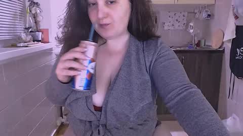 Snapshot of liahsofty chatting on 10, 10, 2025 miss Lia  colection for travel online show from 10, 10, 2025