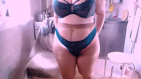 Snapshot of liahsofty chatting on 26, 10, 2025 miss Lia  colection for travel online show from 26, 10, 2025