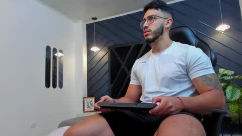 LIAM KLEIN online show from 1, 11, 2025