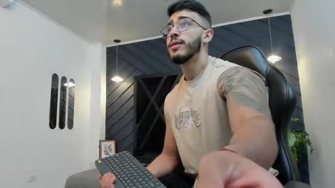 LIAM KLEIN online show from 2, 11, 2025