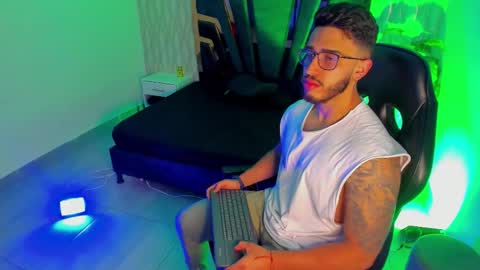 LIAM KLEIN online show from 18, 12, 2025