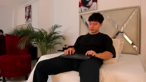 Snapshot of liam_saint chatting on 19, 2, 2026 Call me Lian online show from 19, 2, 2026