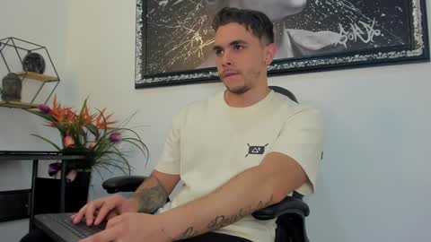 Snapshot of liam_walk chatting on 22, 1, 2025 Liam online show from 22, 1, 2025