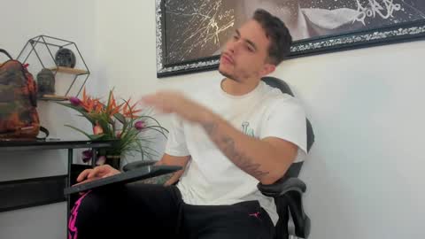 Snapshot of liam_walk chatting on 27, 1, 2025 Liam online show from 27, 1, 2025