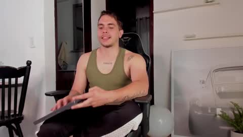 Snapshot of liam_walk chatting on 11, 2, 2025 Liam online show from 11, 2, 2025