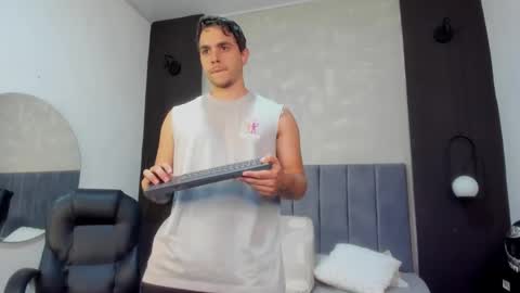 Snapshot of liam_walk chatting on 6, 3, 2025 Liam online show from 6, 3, 2025