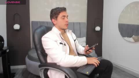 Snapshot of liam_walk chatting on 8, 3, 2025 Liam online show from 8, 3, 2025