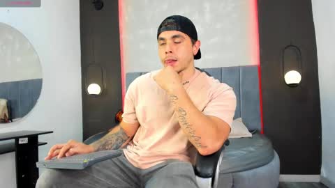 Snapshot of liam_walk chatting on 24, 9, 2025 Liam online show from 24, 9, 2025