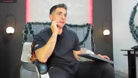 Snapshot of liam_walk chatting on 27, 11, 2025 Liam online show from 27, 11, 2025