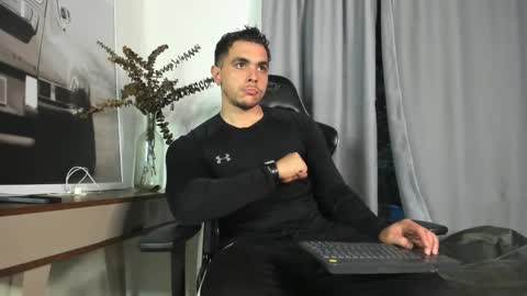 Snapshot of liam_walk chatting on 30, 11, 2025 Liam online show from 30, 11, 2025