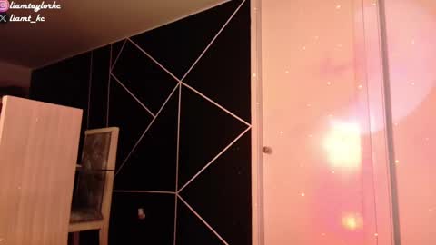 Snapshot of liamtaylor_ chatting on 2, 3, 2025 Tell me Liam online show from 2, 3, 2025