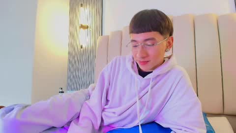 lian_cameron online show from 20, 4, 2026