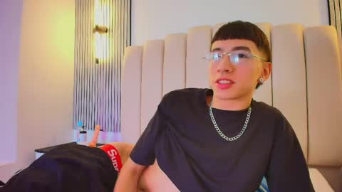 lian_cameron online show from 9, 5, 2026