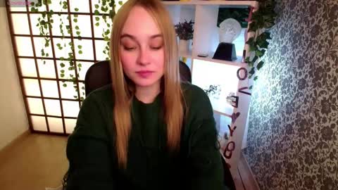 Snapshot of liana_bright chatting on 23, 12, 2024 Liana online show from 23, 12, 2024