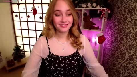 Snapshot of liana_bright chatting on 5, 1, 2025 Liana online show from 5, 1, 2025