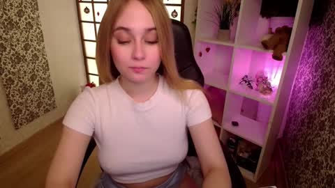 Snapshot of liana_bright chatting on 23, 1, 2025 Liana online show from 23, 1, 2025