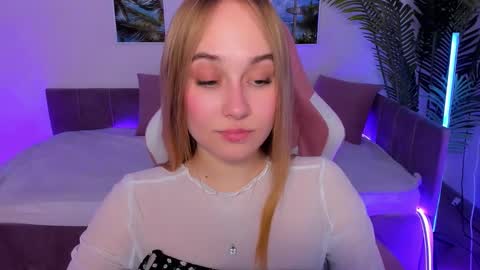 Snapshot of liana_bright chatting on 6, 3, 2025 Liana online show from 6, 3, 2025