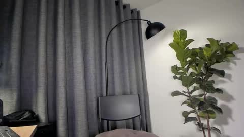 lianewhite online show from 17, 10, 2025