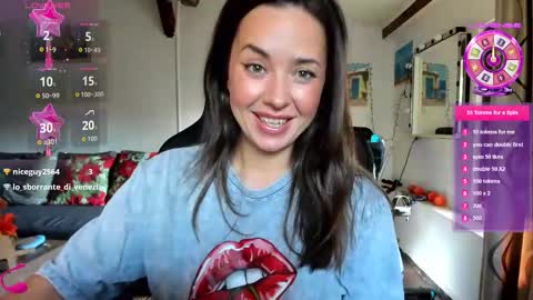 Snapshot of liaquinn chatting on 11, 10, 2025 LiaQuinn online show from 11, 10, 2025