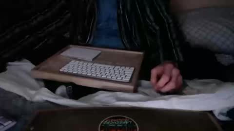 Snapshot of lickurlipz1 chatting on 10, 1, 2026 lickurlipz1 online show from 10, 1, 2026