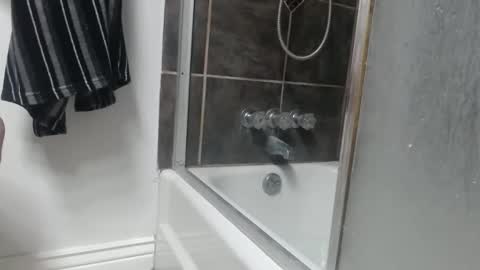 Snapshot of lickurlipz1 chatting on 5, 2, 2026 lickurlipz1 online show from 5, 2, 2026